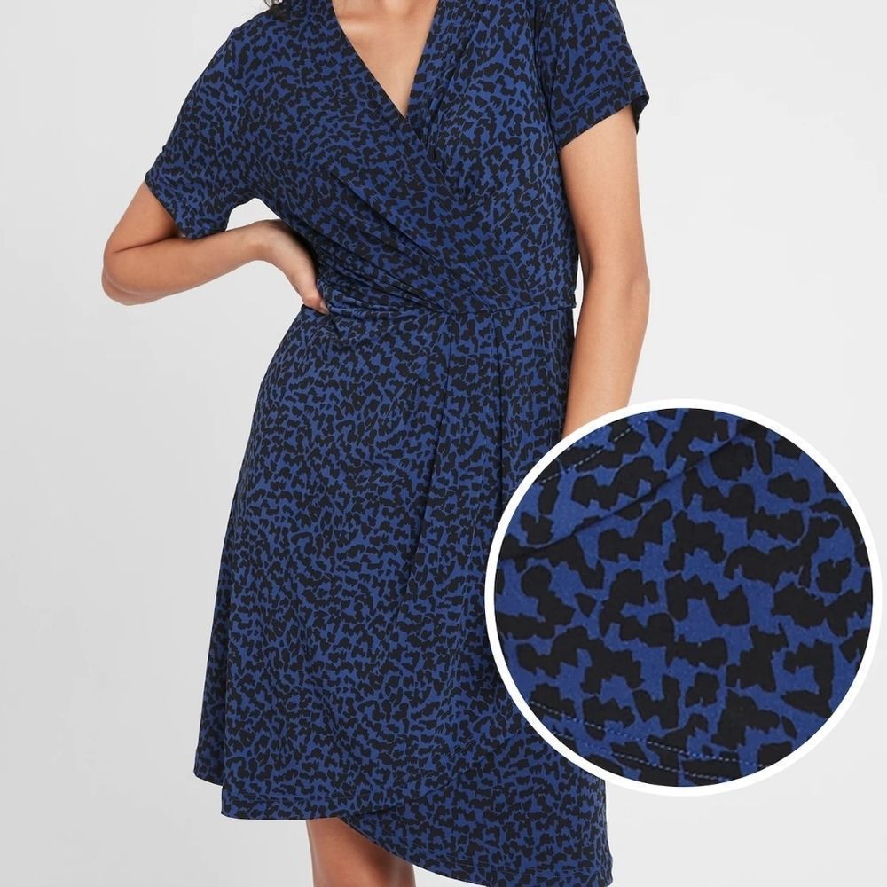 NWOT Banana Republic blue black animal print cheetah wrap dress, Small